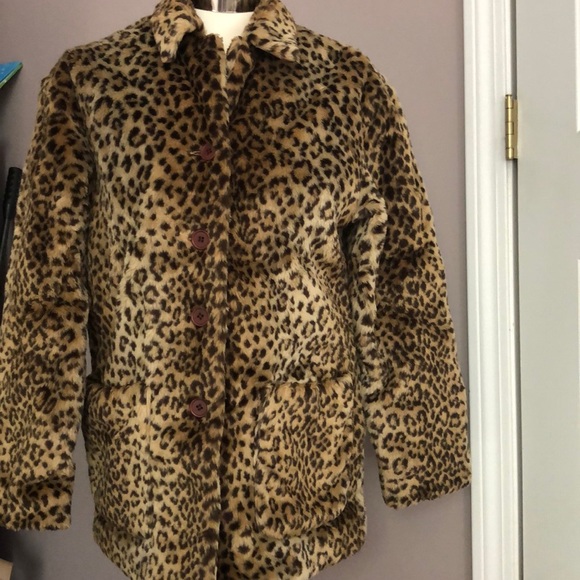 Faux fur leopard coat 🐆